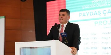 Tepki çeken restorasyon: “602 yıllık minare ayakta, 18 yıllık minare çürüyor”