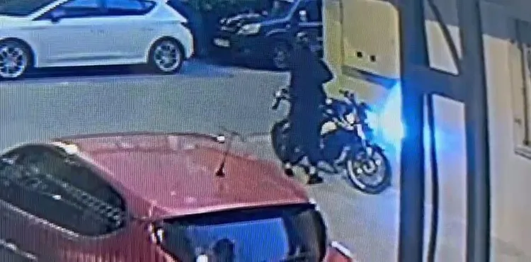 Başakşehir’de malzeme deposunda çıkan yangın korkuttu