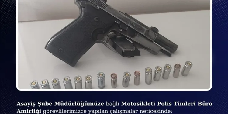 Başakşehir’de malzeme deposunda çıkan yangın korkuttu