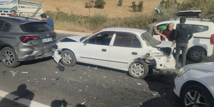 Başakşehir’de malzeme deposunda çıkan yangın korkuttu