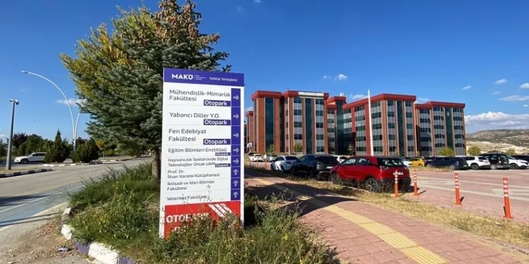 Şehir hastanesinin otoparkından iki motosiklet çaldı: O anlar kameraya yansıdı