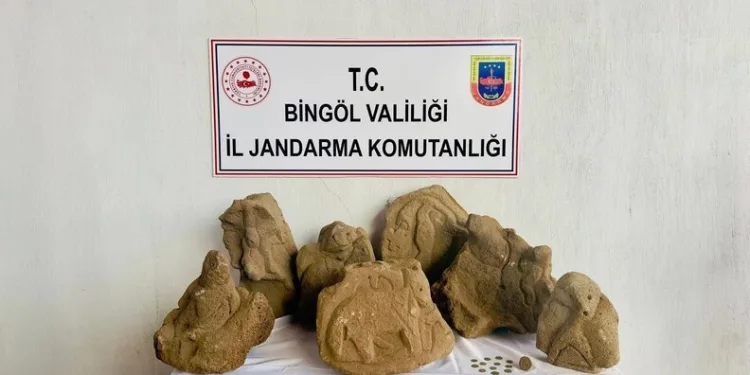Otomobille motosiklet çarpıştı: 1 yaralı