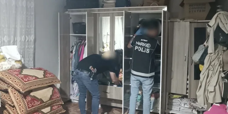 Otomobille motosiklet çarpıştı: 1 yaralı