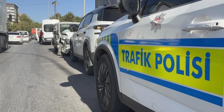 Gaziantep’te 4 aracın karıştığı zincirleme kazada 7 kişi yaralandı