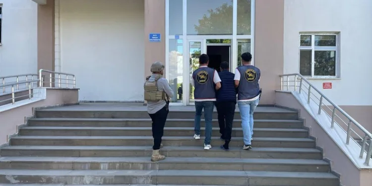 Gaziantep’te 4 aracın karıştığı zincirleme kazada 7 kişi yaralandı