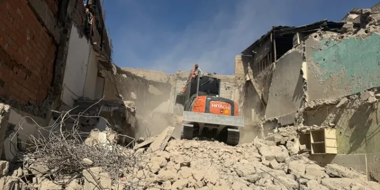 Elazığ’da otluk alanlarda çıkan yangınlar söndürüldü