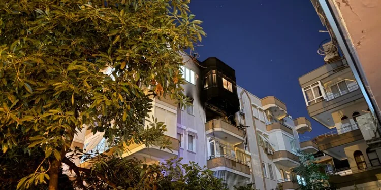 Elazığ’da otluk alanlarda çıkan yangınlar söndürüldü