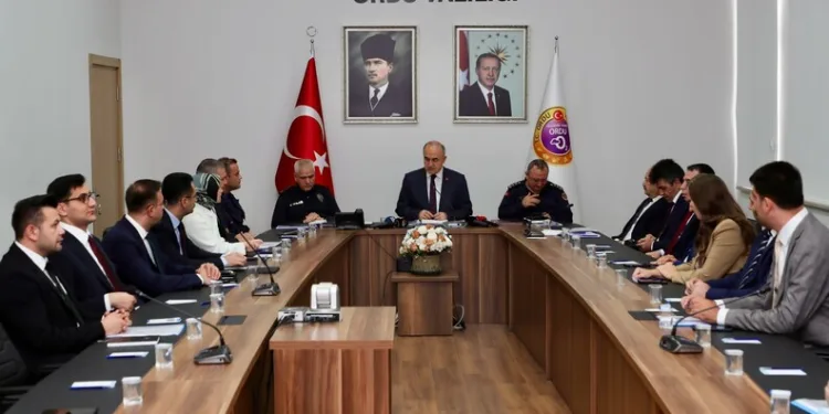 Tekirdağ’da minibüs ile tır kafa kafaya çarpıştı: 1 ağır yaralı