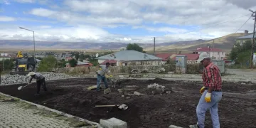 Ardahan’da yol yapım çalışmaları sürüyor