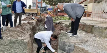 Ardahan’da yol yapım çalışmaları sürüyor