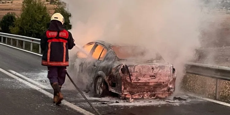 Üç motosiklet domino taşı gibi devrildi