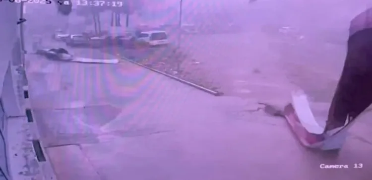 Üç motosiklet domino taşı gibi devrildi