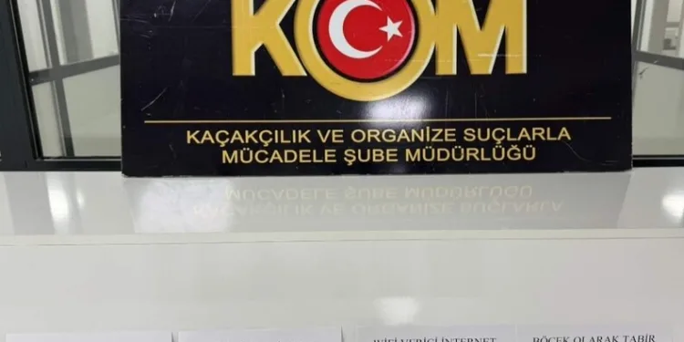 Üç motosiklet domino taşı gibi devrildi