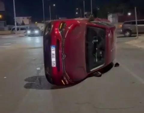 Üç motosiklet domino taşı gibi devrildi