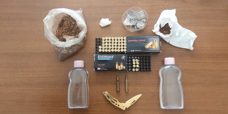 Düzce’de otomobil bariyerlere çarptı: 1 yaralı