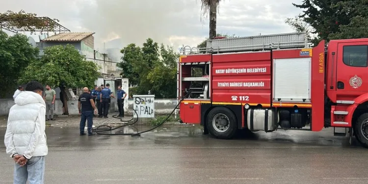 Düzce’de otomobil bariyerlere çarptı: 1 yaralı