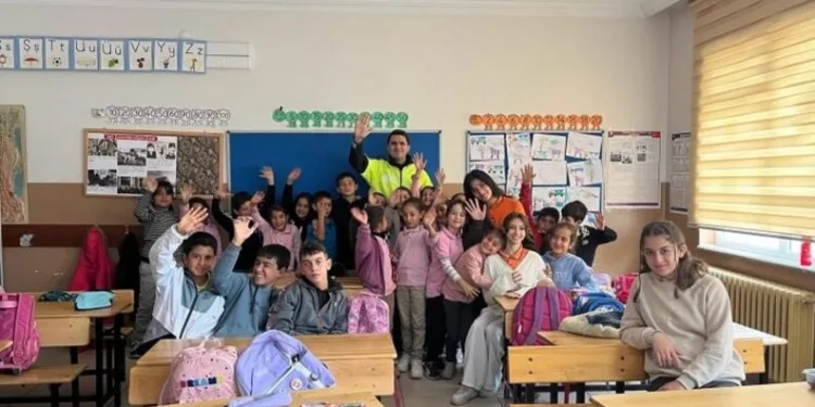 Denizli’de turistleri hedef alan hırsız yakalandı