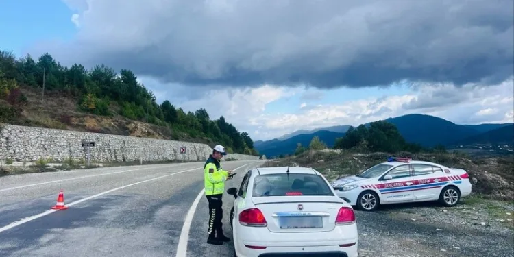 Bingöl’de hakkında 15 yıl kesinleşmiş hapis cezası bulunan zanlı tutuklandı