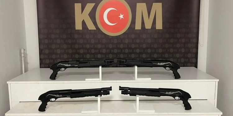 Kocaeli’de kaçak silah operasyonunda 6 pompalı tüfek ele geçirildi