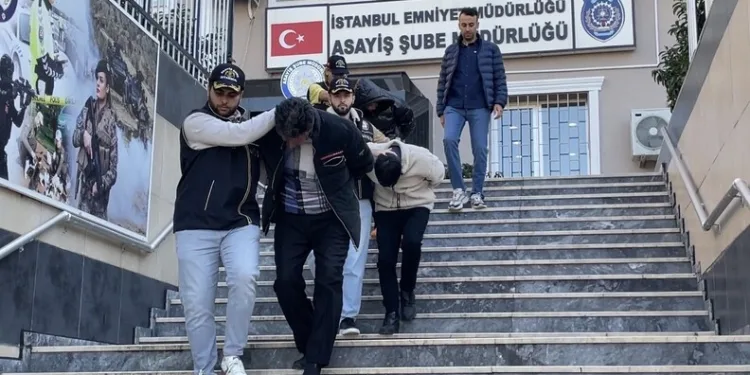 Keşan’da park halindeki araçta 16 bin 744 adet uyuşturucu hap ele geçirildi