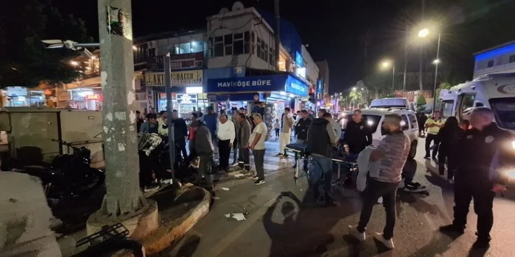 Kadıköy metrosunda intihar girişimi: Vatandaşlar raylarda yürüdü