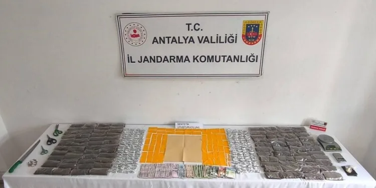 Çanakkale’de uyuşturucu operasyonuna 3 tutuklama