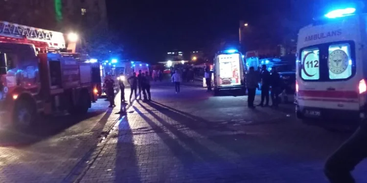 Yolun karşısına geçerken otomobilin çarptığı genç hayatını kaybetti