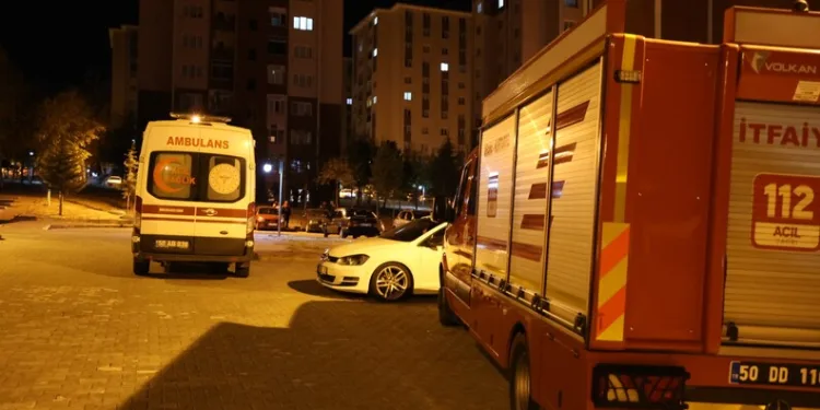 Yolun karşısına geçerken otomobilin çarptığı genç hayatını kaybetti