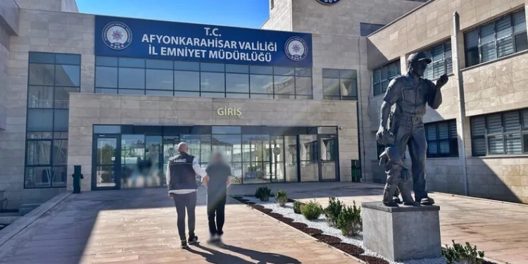 Ankara’da zincirleme kazada 6 araç birbirine girdi: 6 yaralı
