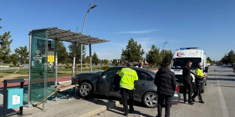 Ankara’da zincirleme kazada 6 araç birbirine girdi: 6 yaralı