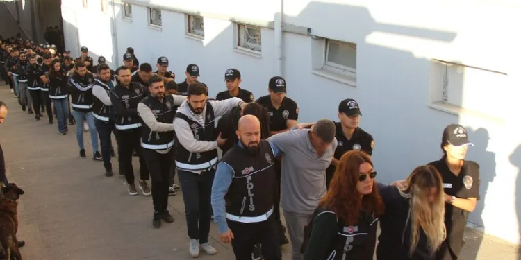 Ankara’da zincirleme kazada 6 araç birbirine girdi: 6 yaralı