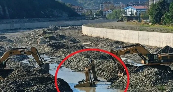Yalnız yaşayan yaşlı adam evinde ölü bulundu