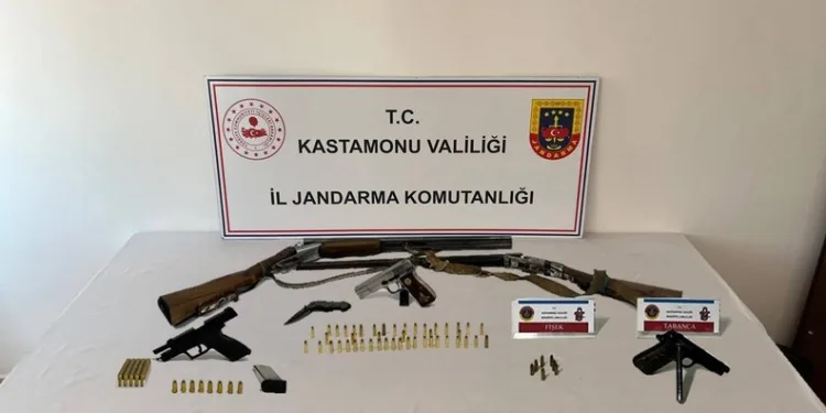 Kastamonu’da 3 adet ruhsatsız tabanca ele geçirildi