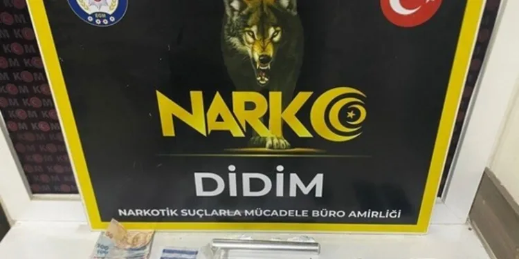 Uyuşturucu tacirleri jandarmadan kaçamadı: 2 tutuklama