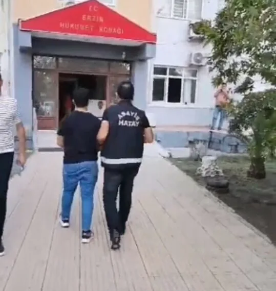 Uyuşturucu tacirleri jandarmadan kaçamadı: 2 tutuklama