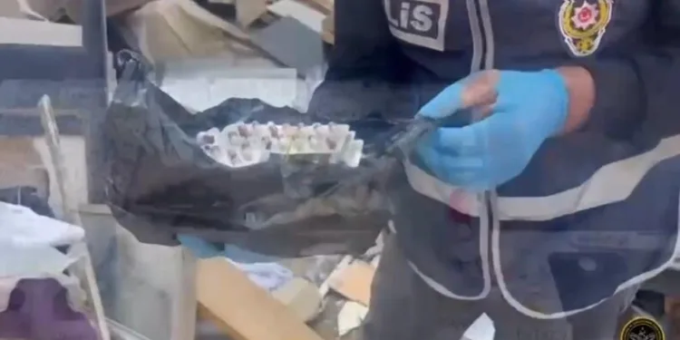 Van’da 4 kilo 311 gram skunk ele geçirildi