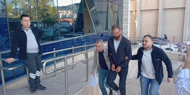 Belediye otobüsünün çarptığı kadın ağır yaralandı
