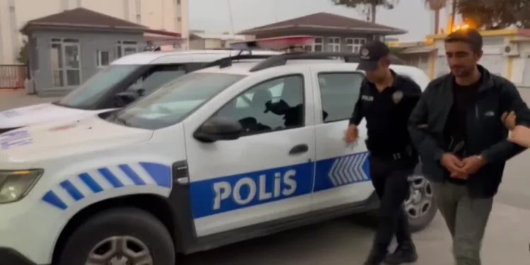 Polisten kaçak elektronik ürün operasyonu