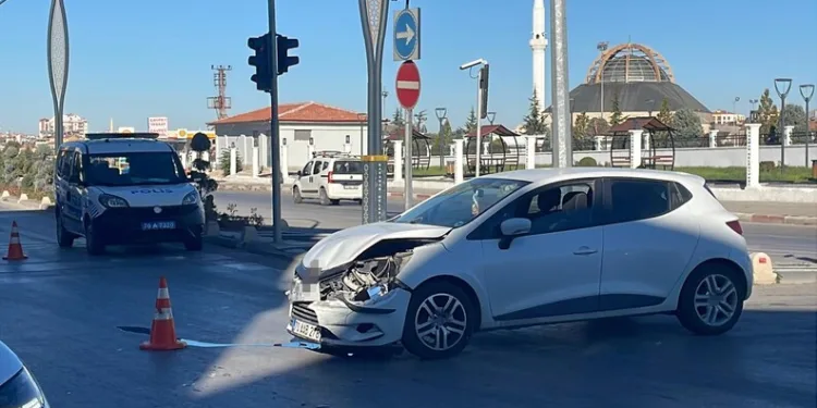 Polisten kaçak elektronik ürün operasyonu