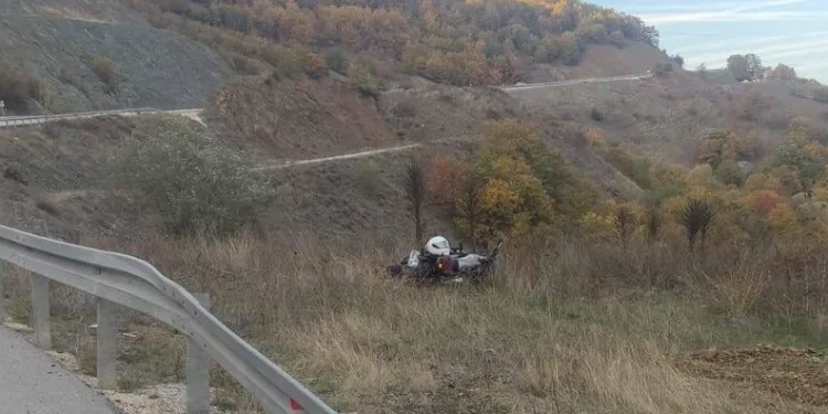 İki kamyonun arasında kağıt gibi ezilen taksi sürücüsü yaralandı