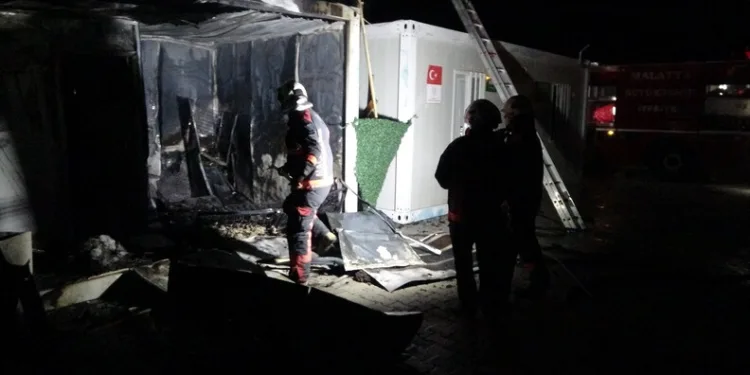Malatya’da konteyner kentte korkutan yangın