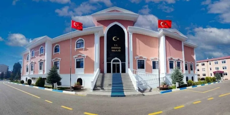 Zehir emdirilmiş rulo peçeteyi satamadan polise yakalandılar