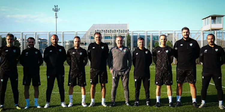 Bursaspor’da Tahsin Tam’ın ekibi belli oldu