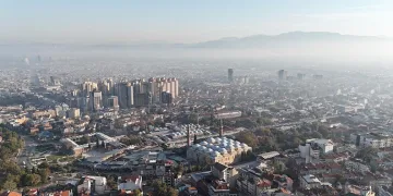 Bursa’da tarihi mekanlar, sisler arasından görüntülendi