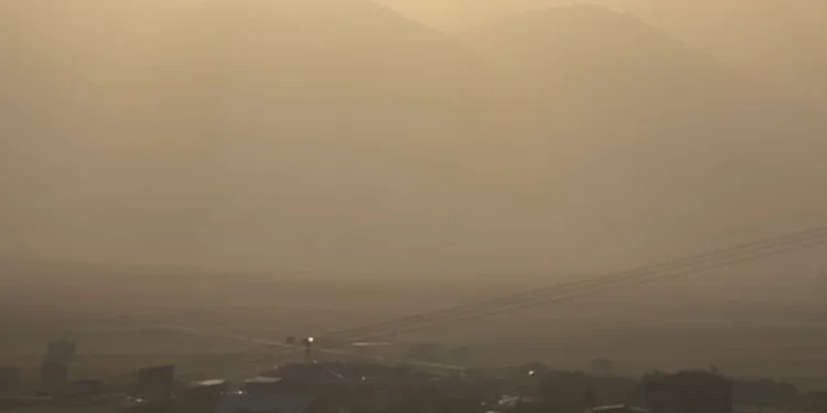 Hakkari’de toz bulutu etkili oldu