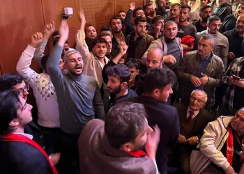 CHP İl Kongresi’nde yumruklar konuştu