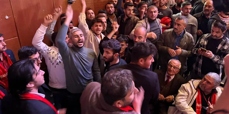 CHP İl Kongresi’nde yumruklar konuştu