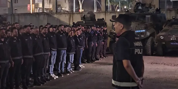 Şırnak ve Mersin’de uyuşturucu satıcılarına operasyon: 14 gözaltı