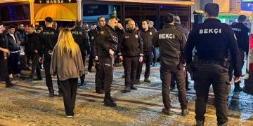 Eğlence mekanındaki kavga kanlı bitti: 2 yaralı