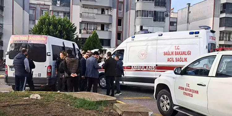 Söke’de öğrenci servisleri çarpıştı: 3 yaralı